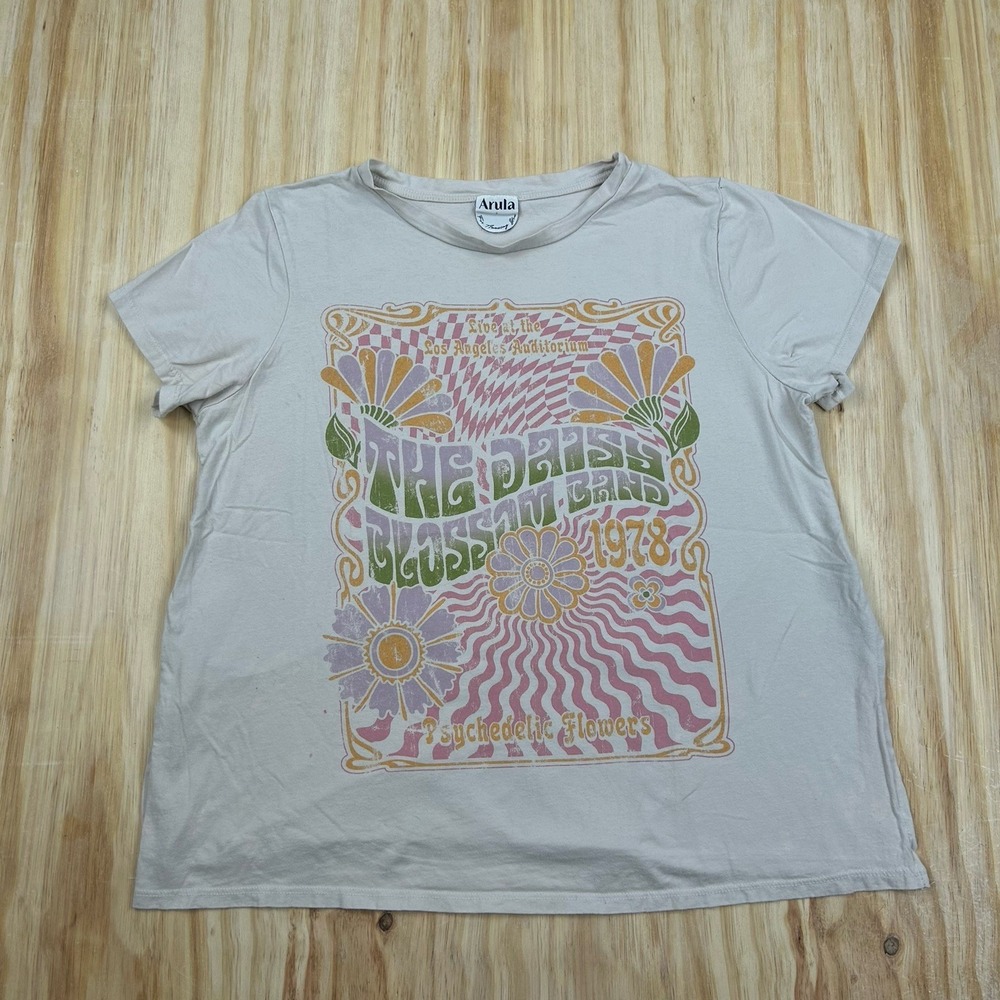 Arula Top Medium Flower Blossom Band 1978 Graphic Short Sleeve Tee Pullover